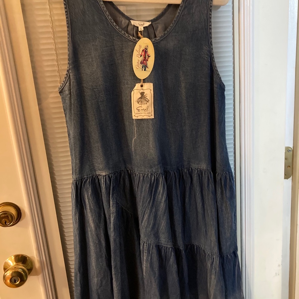 Easel dress